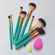 how to clean makeup brushes like a pro