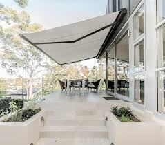 3 Retractable Patio Awning Design Ideas