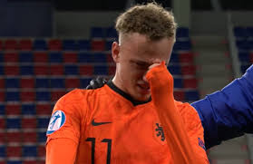 Voor het laatste nieuws over het nederlands elftal, de oranjeleeuwinnen, jong oranje en de overige nationale (jeugd)selecties. Vhlolwbmfjql M