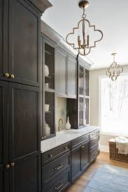 where to place your cabinet hardware
