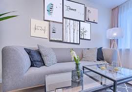 How To Decorate Living Room Walls 6