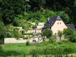 Hier finden sie häuser vieler immobilienportale und durch die einfache & schnelle häusersuche mit intuitiven. In Stadt Wehlen In Der Sachsischen Schweiz Nahe Der Bastei