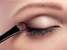 try these tricks for hooded eyes makeup