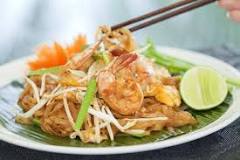 Why is Pad Thai so high in calories?