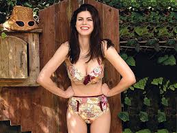 33 Hot and Bold Pics of Alexandra Daddario: The 7th One Will Shock You