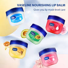 vaseline lip balm can moisturize lips