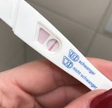 Und was ist, wenn der test negativ ausfällt und die periode trotzdem auf sich warten lässt? Schwangerschaftstest Schwanger Sex Schwangerschaft Abtreibung