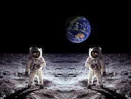 Wat als de astronauten waren gestorven op de maan?