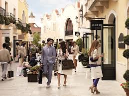 luxury outlet ping in barcelona