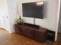 Mount A Curved Lcd Tv Securely To The Wall