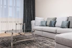 what colour rugs work with a grey couch