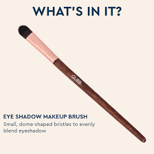 eyeshadow makeup brush at