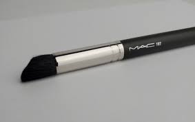 mac cosmetics pro face brush 162