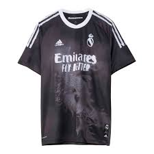 Real madrid's third jersey is inspired by the city's art: Jersey Adidas Real Madrid Human Race 2020 2021 Black White Futbol Emotion