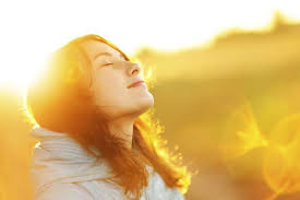 Resultado de imagen de fotos de personas tomando el Sol