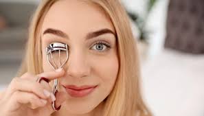 For those who haven't used this beauty tool before, an eyelash curler has a few key components that make for a comfortable experience—a curved eyepiece that fits your eye shape, a rubber. How To Curl Eyelashes With Eyelash Curler How Do You Use It