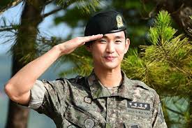Soldier song joong ki recent photo in military uniform revealed and he's camp closing ceremony will be on the 10th of the next month. From Song Joong Ki To Gong Yoo 10 Famous Korean Stars Who Served In The Military Tatler Asia