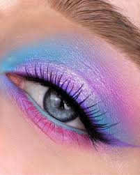blue and lavender eye makeup look