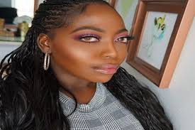 attractive nigerian makeup artist
