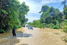 Pembangunan jalan malinau semamu 1. Terbesar Dalam 20 Tahun Banjir Di Malinau Meluas Ke Kabupaten Nunukan Kaltara Halaman All Kompas Com
