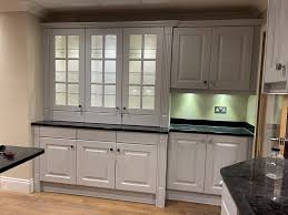 kitchen cabinets spray painting