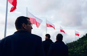 Społeczne zaplecze demagokracji. Skąd to poparcie dla PiS? - Polityka.pl