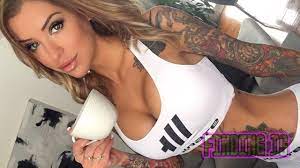 She's gained numerous sponsors and modeling projects thanks to her online fame. Laurence Bedard Tattooed French Canadian Youtube