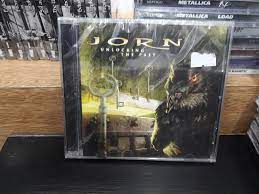 Quinto álbum da banda norueguesa de heavy metal / progressive rock, lançado em 2007. Jorn Unlocking The Past Comprar En Volumen 4
