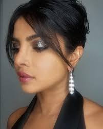 10 black saree makeup looks to try in 2023
