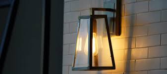 the best outdoor sconce september 2021