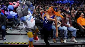 Tweets from la clippers hq. Becky Lynch Slapped The Clippers Mascot During Wwe Night Video