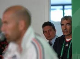 Materazzi avait raison, c&#39;est Zidane le fils de pute. La France cherche son traître. Nous en avons sans doute trouver un autre. Comment Zidane influe encore ... - materazzi-avait-raison-cest-zidane-fils-pute-L-UWTxVB