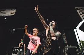 chris motionless shows