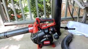 The engine of this gas leaf blower has the new purefire system to considerably decrease the co emissions (up to 50%) and the fuel consumption (up to 30%). 7 Best Gas Leaf Blowers 2021 Reviews Oh So Spotless
