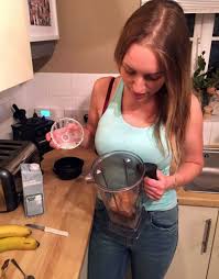 Single mum-of-two swears she never catches cold by drinking SPERM smoothies  | The US Sun