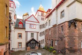 ramsay garden old town edinburgh eh1