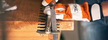 sharpening hedge trimmers blades