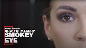 how to makeup smokey eye you