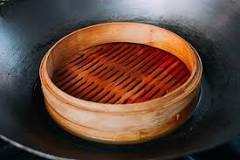 Can bamboo steamer sit in water?