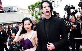Cela ne correspond pas à nos sept années ensemble" : Dita Von Teese vole au  secours de Marilyn Manson