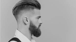 La liste sera longue et elle contiendra également des coupes de cheveux professionnelles pour homme que vous pourriez facilement adopter. Coupe De Cheveux Homme Tendance 2020 2021 En Quelques Propositions