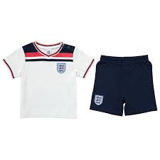 .england 1982 football shirt which features the iconic crest of the english football team, whilst the stripe detailing ensures you get the same look that was used at the 1982 world cup. England Football 1982 Retro Baby Toddler T Shirt Shorts Set Sportbaby
