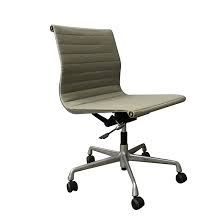 Was looking for ideas for an office. 1958 Ray And Charles Eames Fabric Adjust Tilt Office Chair 4 Wheels No Arms Godrie Eu