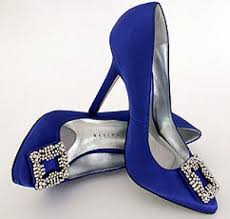 Le scarpe possono essere con tacchi Matrimonio In Blu