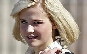... hearing for her kidnapper Brian David Mitchell on October 1, 2009 in Salt Lake City, Utah. Photo: GETTY. 7:00AM GMT 11 Nov 2010. Miss Smart took the ... - elizabeth_smart_1524943c