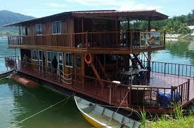 Kami menyediakan perkhidmatan penyewa house boat. Houseboating At Kenyir Lake Terengganu Malaysia Gokayu Your Travel Guide