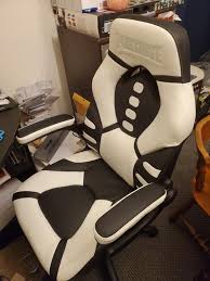 One of the most sought after outfits, it features a black. Fortnite Skull Trooper V Gaming Chair Respawn Reclining Ergonomic Chair Trooper 01 Walmart Com Walmart Com