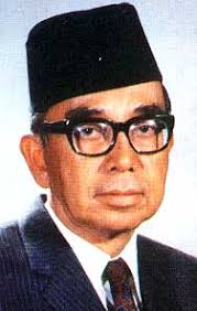 YAB Tun Abdul Razak (1922-1976) YAB Tun Abdul Razak 1922-1976 - YABTunAbdulRazak