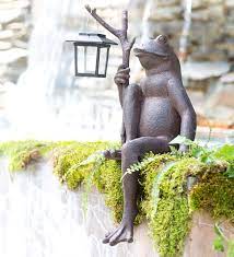 Sitting Frog Resin Garden Statue