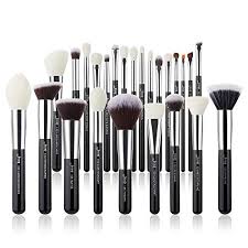 8 best professional makeup brushes in